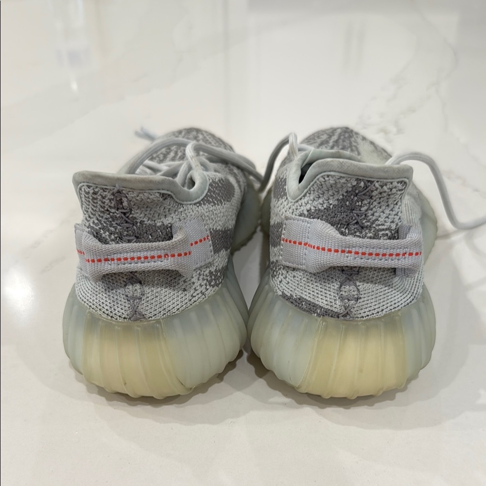 Adidas Yeezy Boost 350 V2 in Gray and Red - Picture 4 of 4